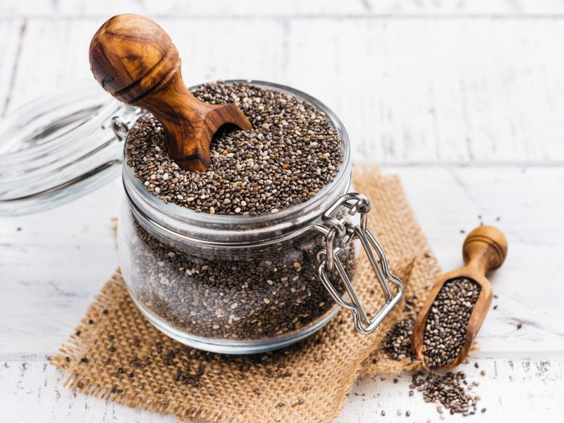چه کسانی نباید دانه چیا مصرف کنند