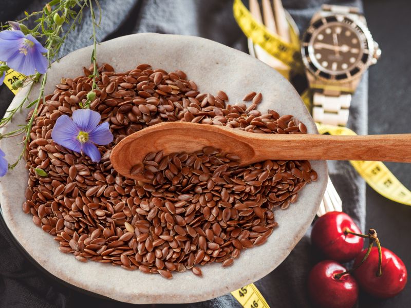 بهترین زمان مصرف بذر کتان برای لاغری