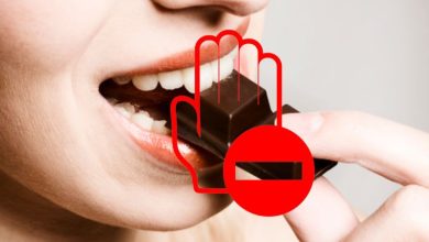 چه کسانی نباید شکلات تلخ بخورند