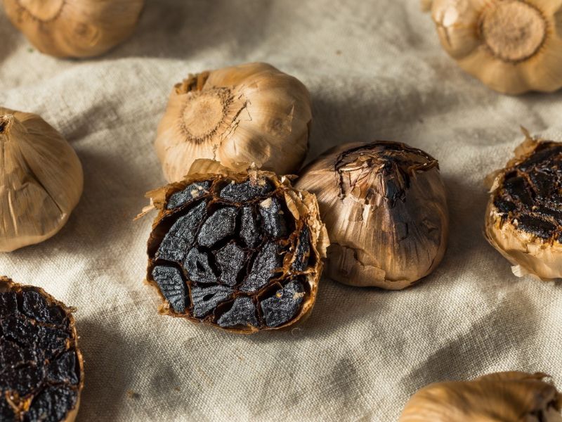 سیر سیاه برای چه کسانی ضرر دارد