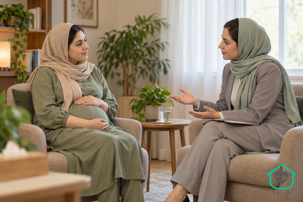 تصویر آموزشی ساخته‌شده با هوش مصنوعی از حمایت مشاوره‌ای از زن باردار