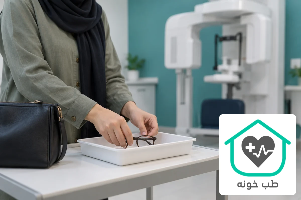 تصویرسازی با هوش مصنوعی از کنارگذاشتن عینک در سینی پیش از تصویربرداری CBCT طبق راهنمای مرکز
